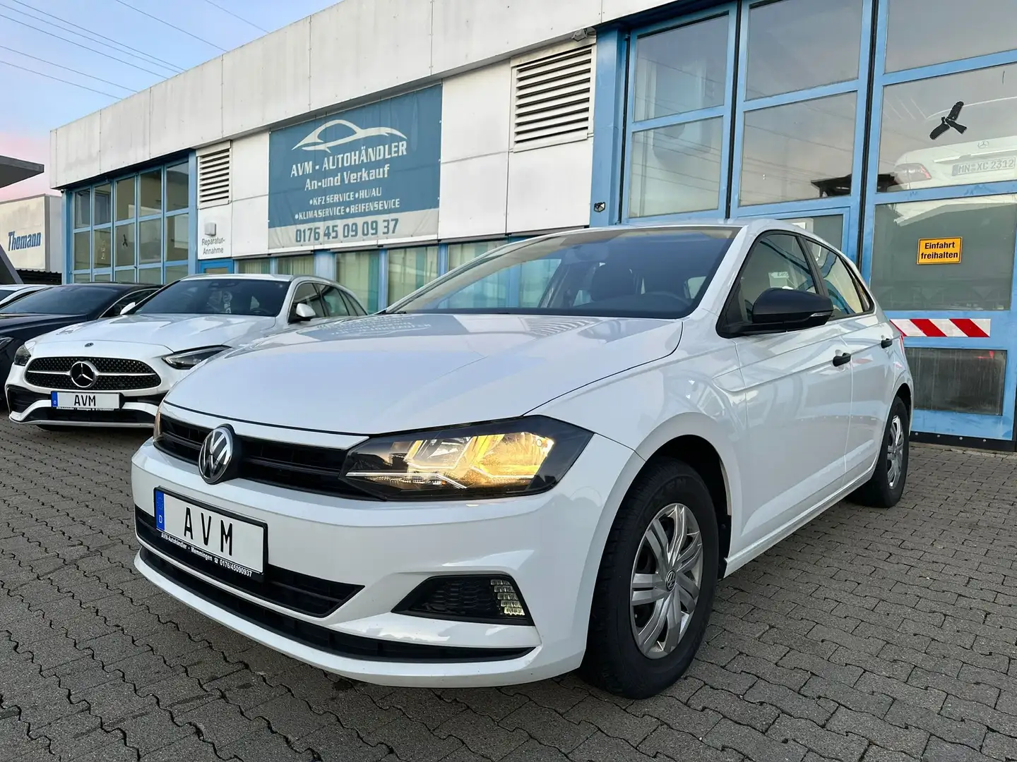 Volkswagen Polo Trendline White - 1