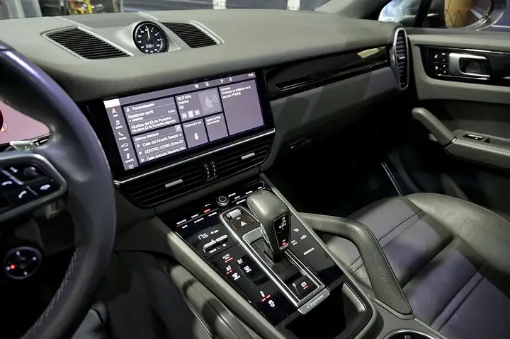 Porsche Cayenne Coupé E-Hybrid 3.0 2021, foto 31