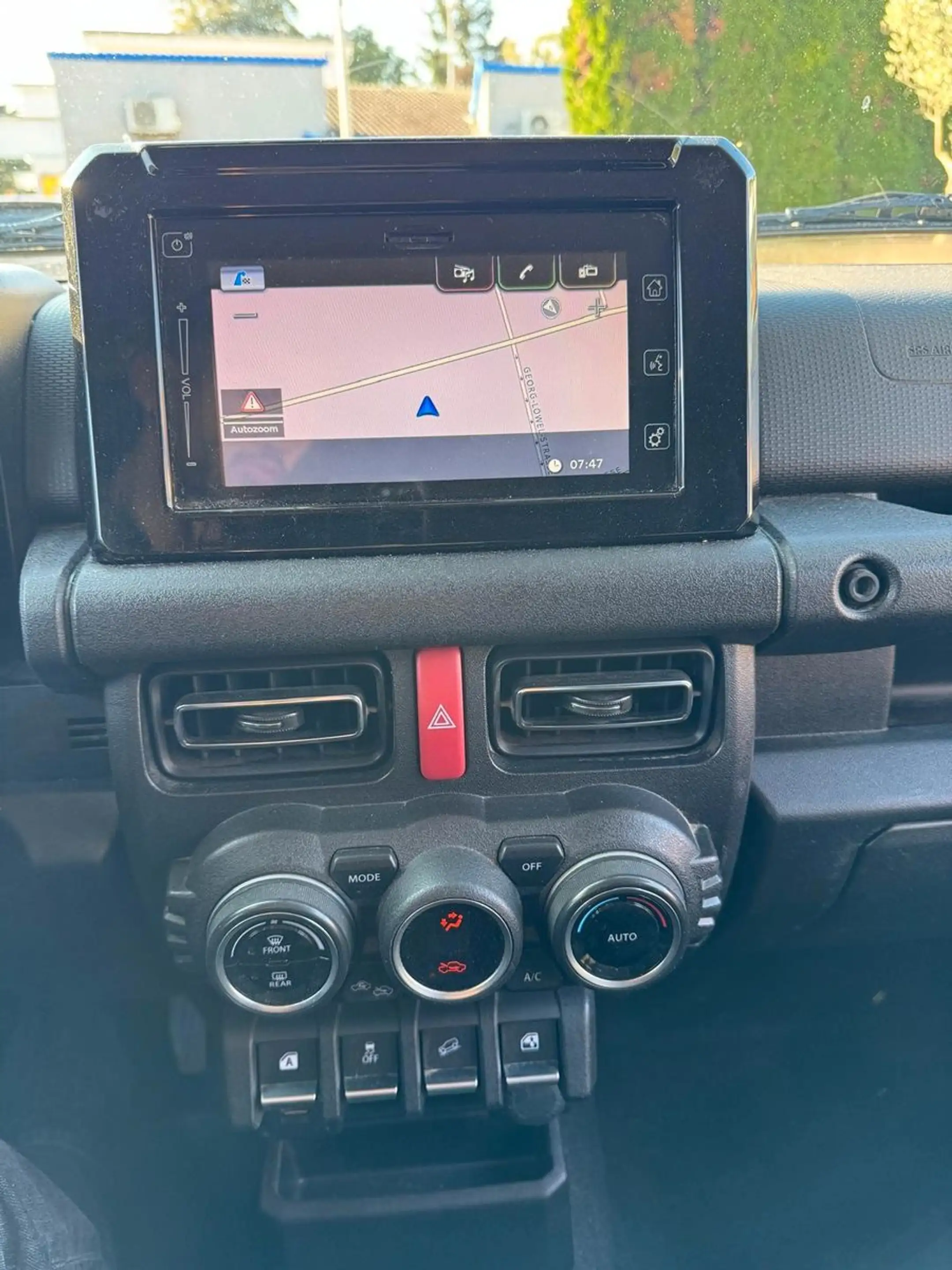 Suzuki Jimny Comfort+ AllGrip/Navi/Shz/4Sitzer — photo 14
