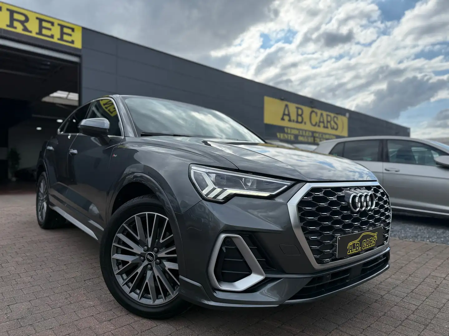 Audi Q3 Sportback 35 TDi S line S tronic *GARANTIE 12MOIS* Gris - 1