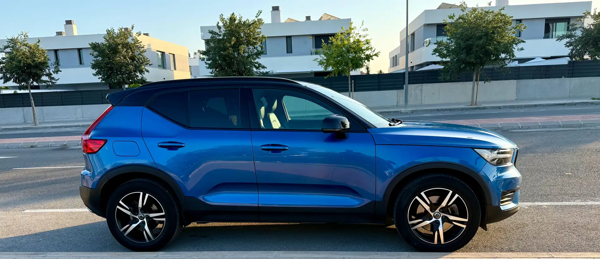 Volvo XC40 XC40 T4 R-Design AWD Aut. R-Design Premium Edition Azul - 2