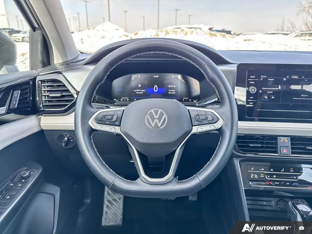 Volkswagen Taos снимка Volkswagen Taos