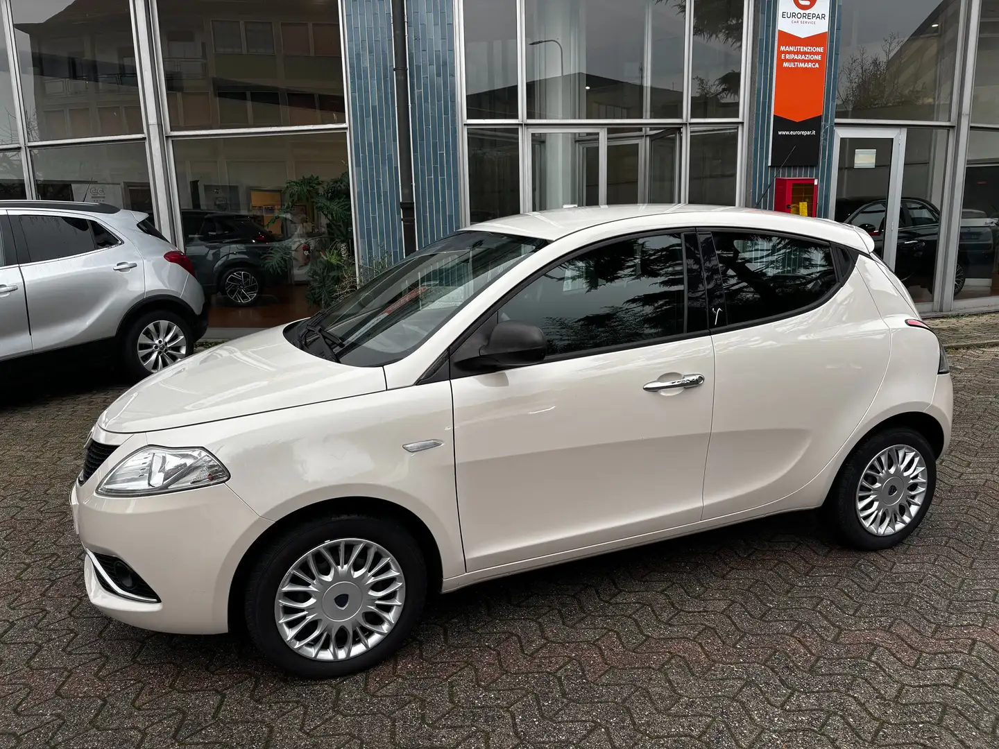 Lancia Ypsilon 1.2 Silver 69 CV Beige - 1