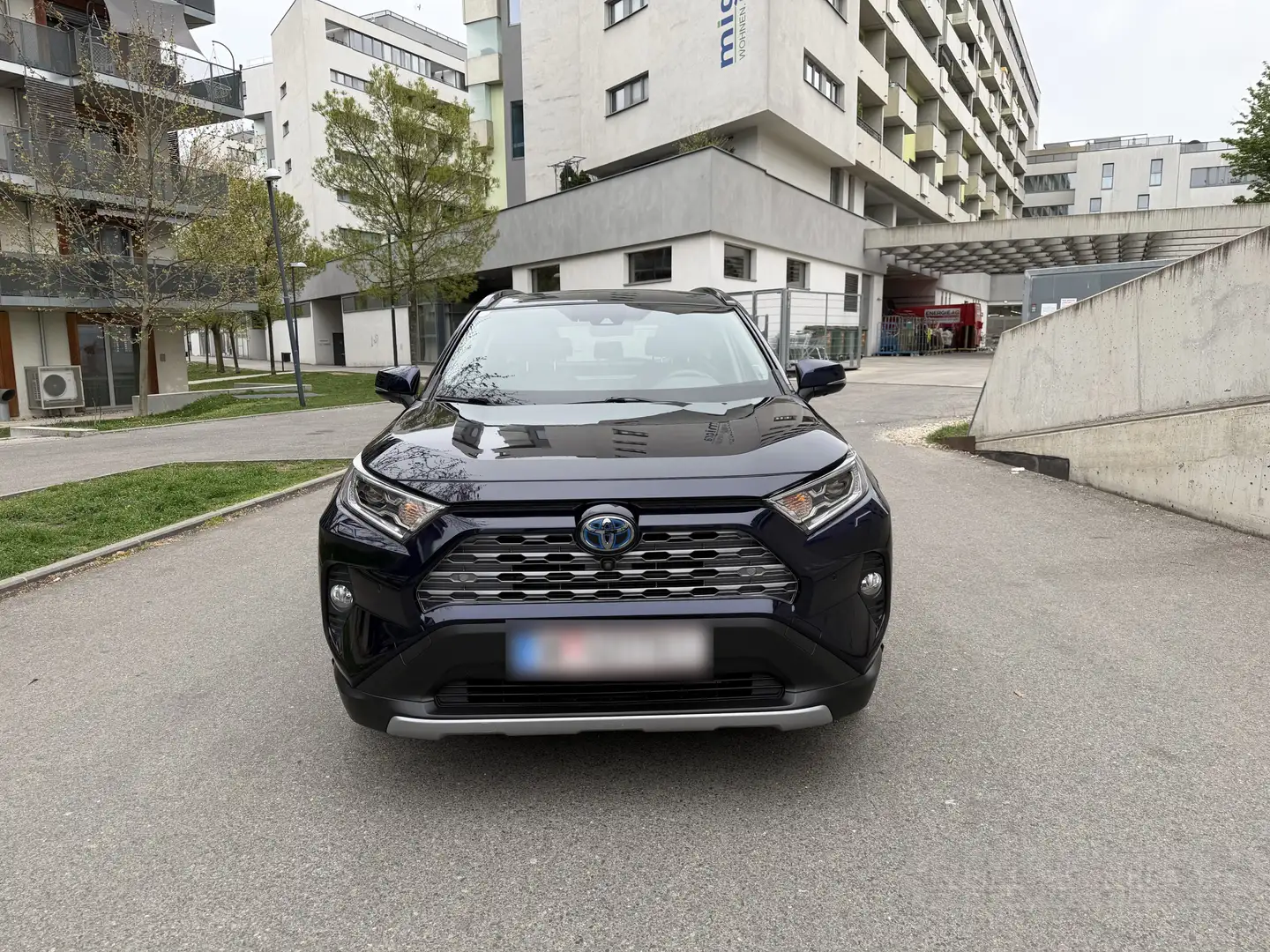 Toyota RAV 4 2,5 Hybrid VIP AWD - 2