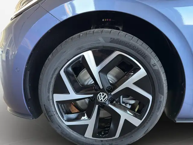 Volkswagen Id.3 view 8