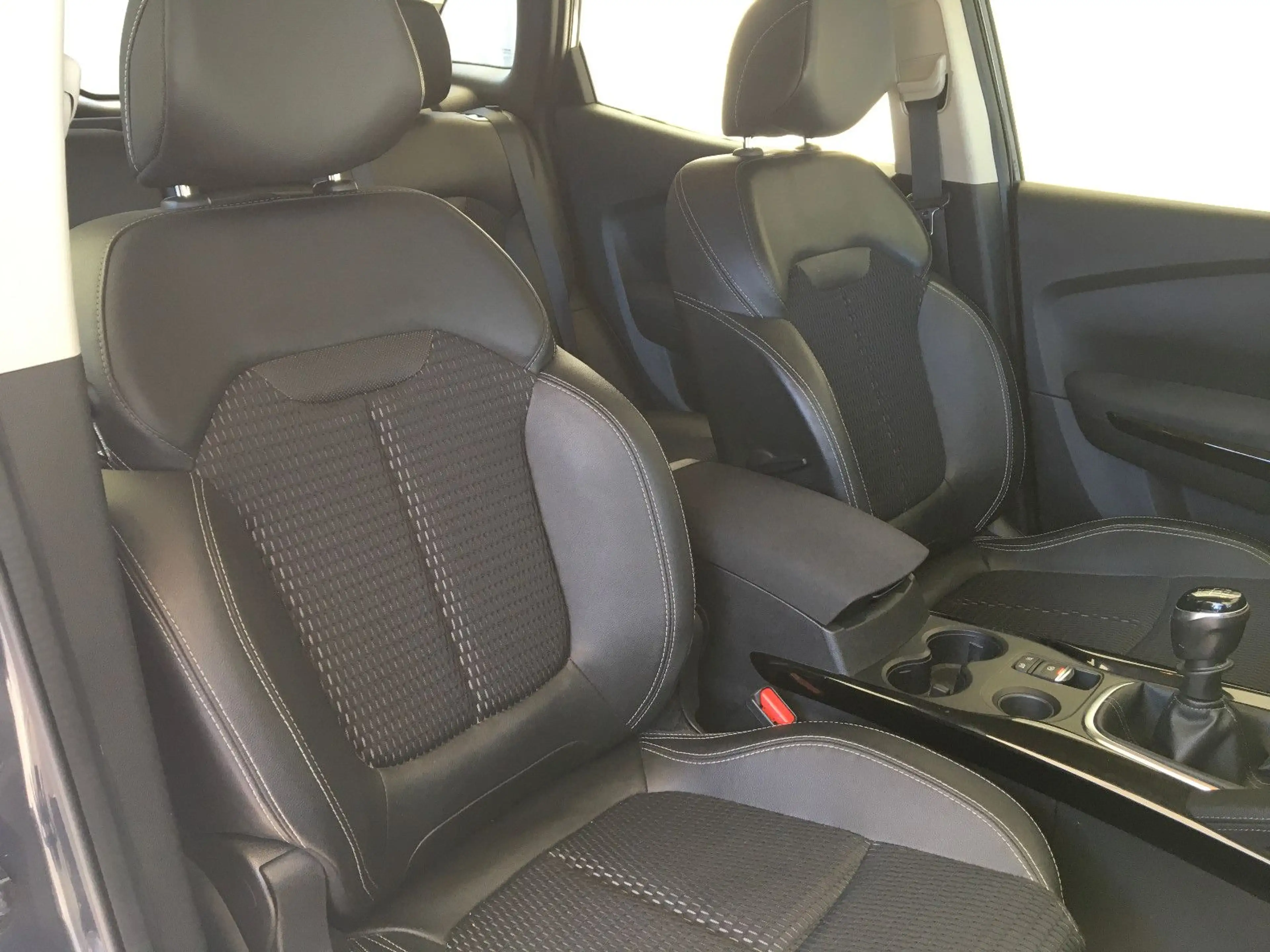 Renault Kadjar TCe 140 Limited/Navi/Klimatr/Temp/S&S/NSW — photo 14