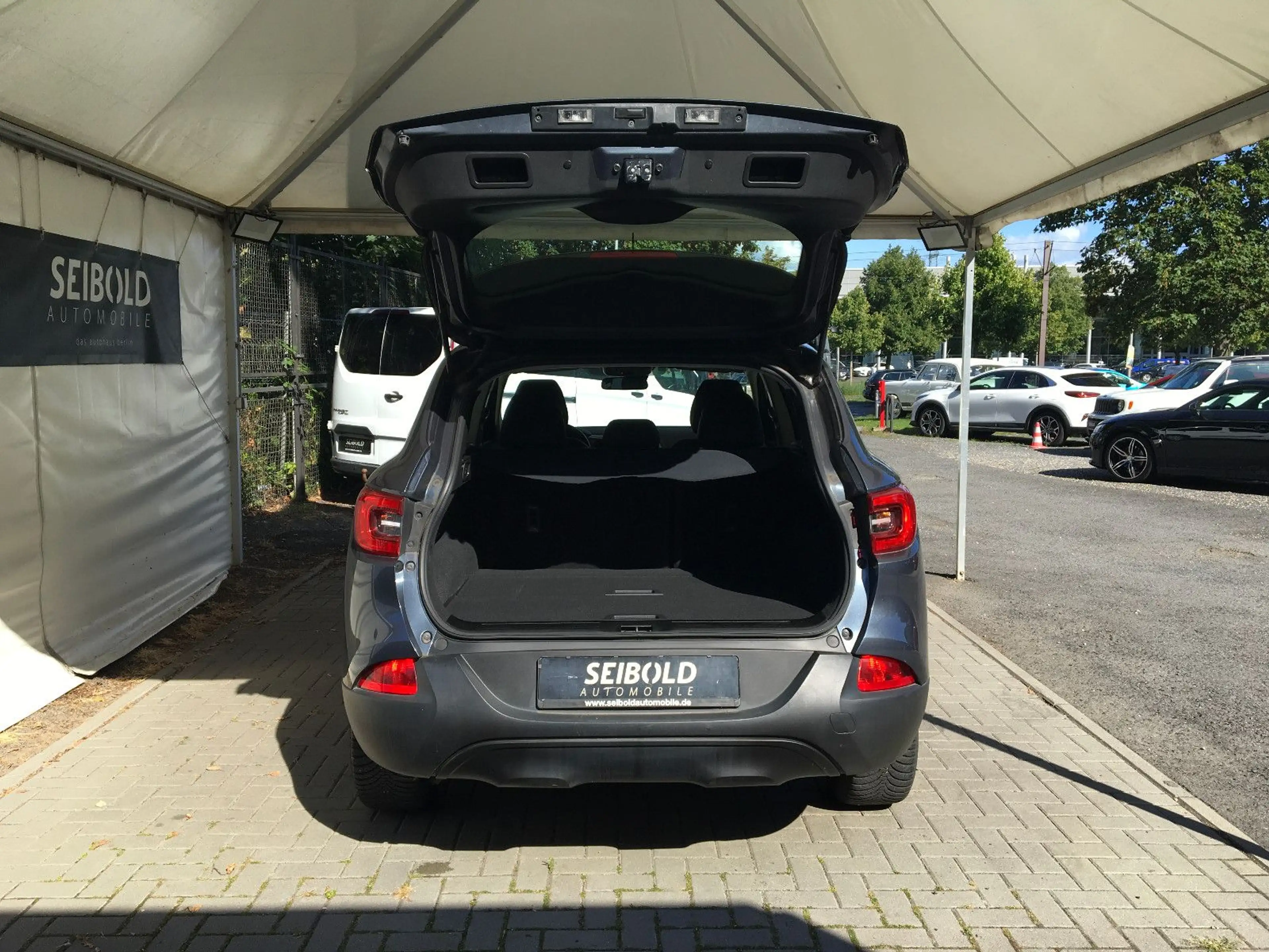 Renault Kadjar TCe 140 Limited/Navi/Klimatr/Temp/S&S/NSW — photo 8