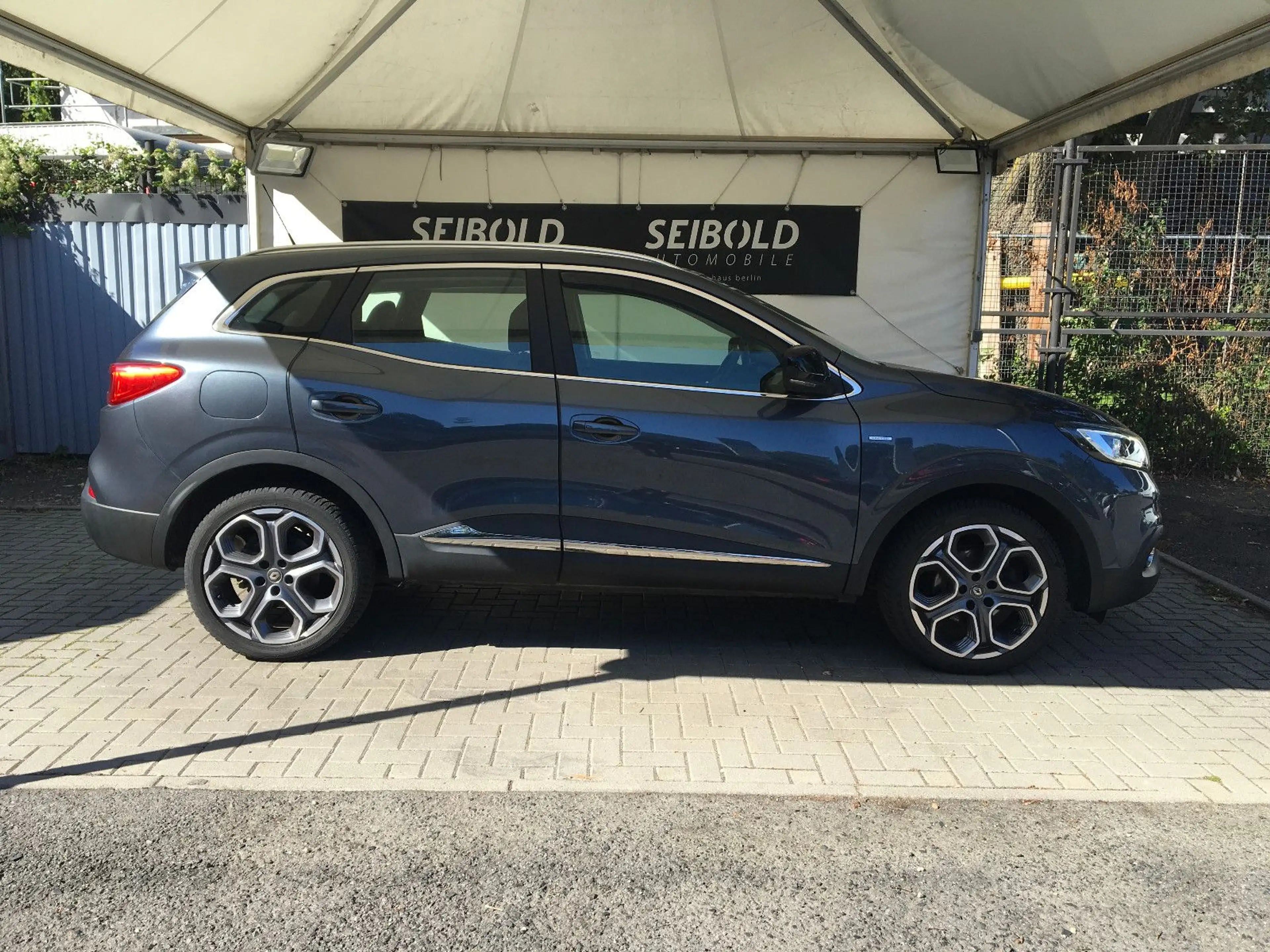 Renault Kadjar TCe 140 Limited/Navi/Klimatr/Temp/S&S/NSW — photo 4