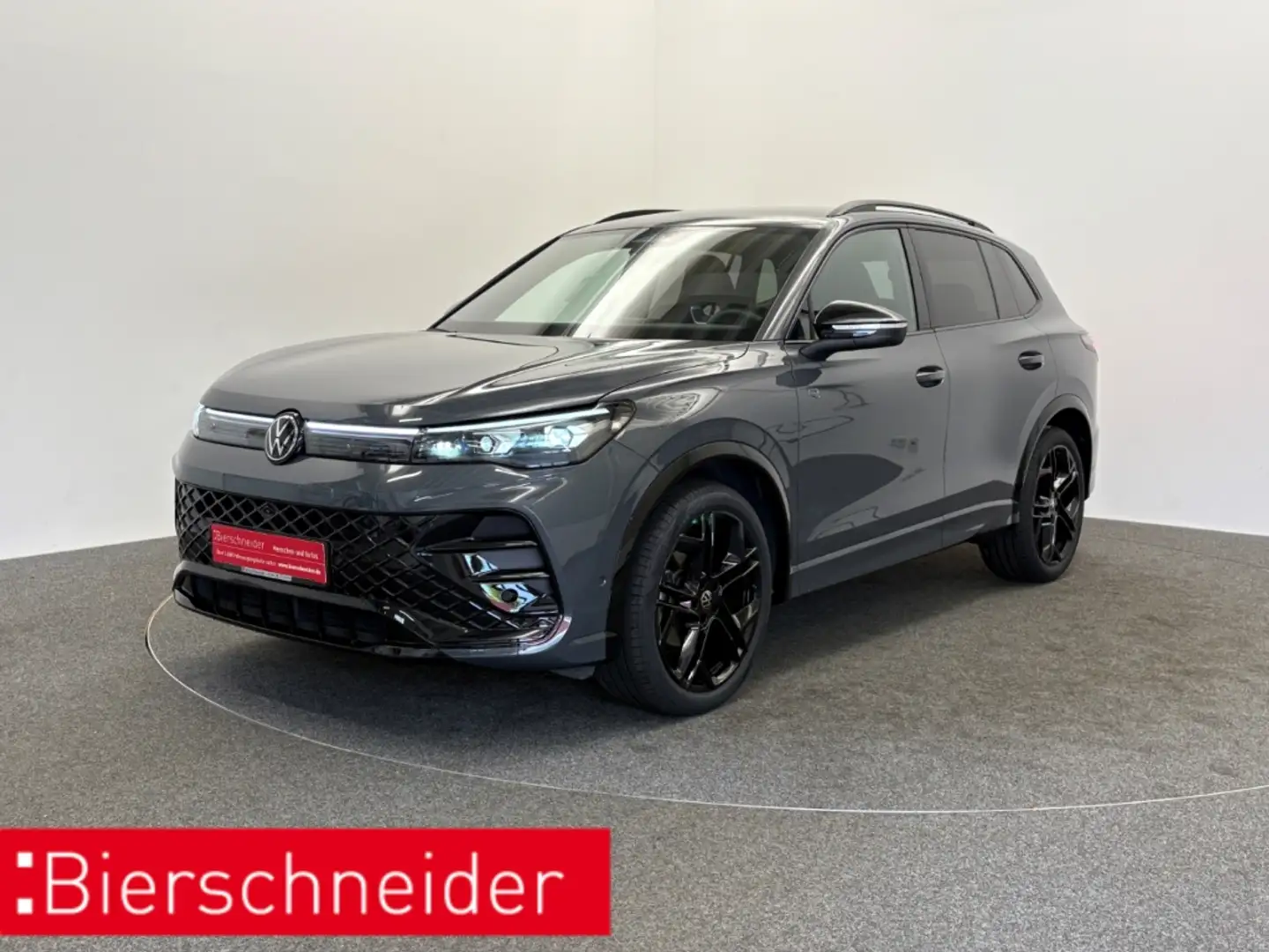 Volkswagen Tiguan 1.5 TSI DSG R-Line BLACK STYLE IQ.LIGHT AHK NAVI A Grau - 1
