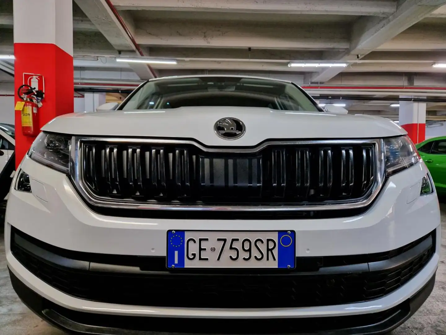 Skoda Kodiaq 2.0 TDI EVO SCR  4x4  DSG  7 POSTI + CERCHI 19' Bianco - 2