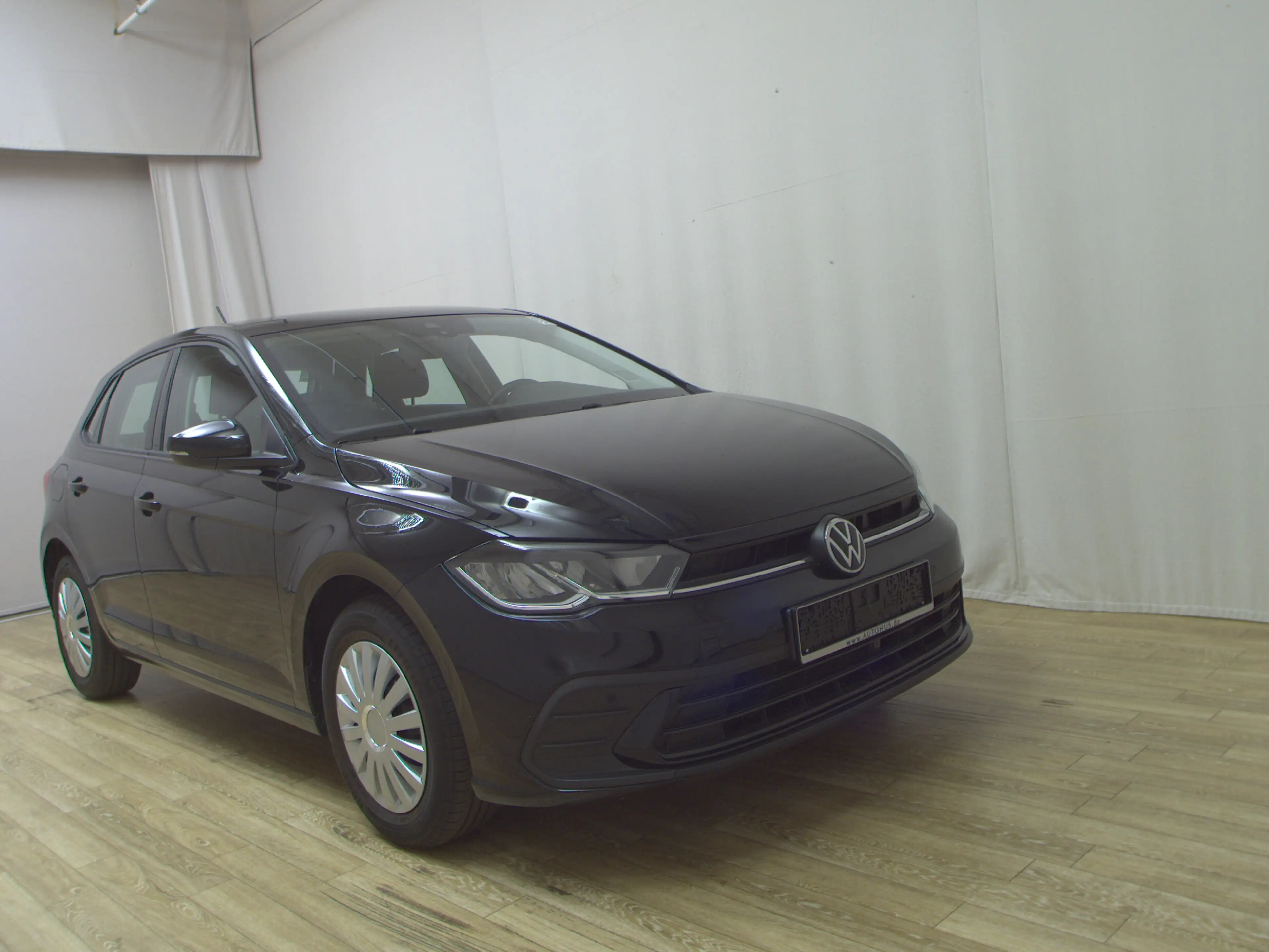 Volkswagen Polo 1.0 TSI Life Navi LED DC AHK PDC SHZ — photo 3
