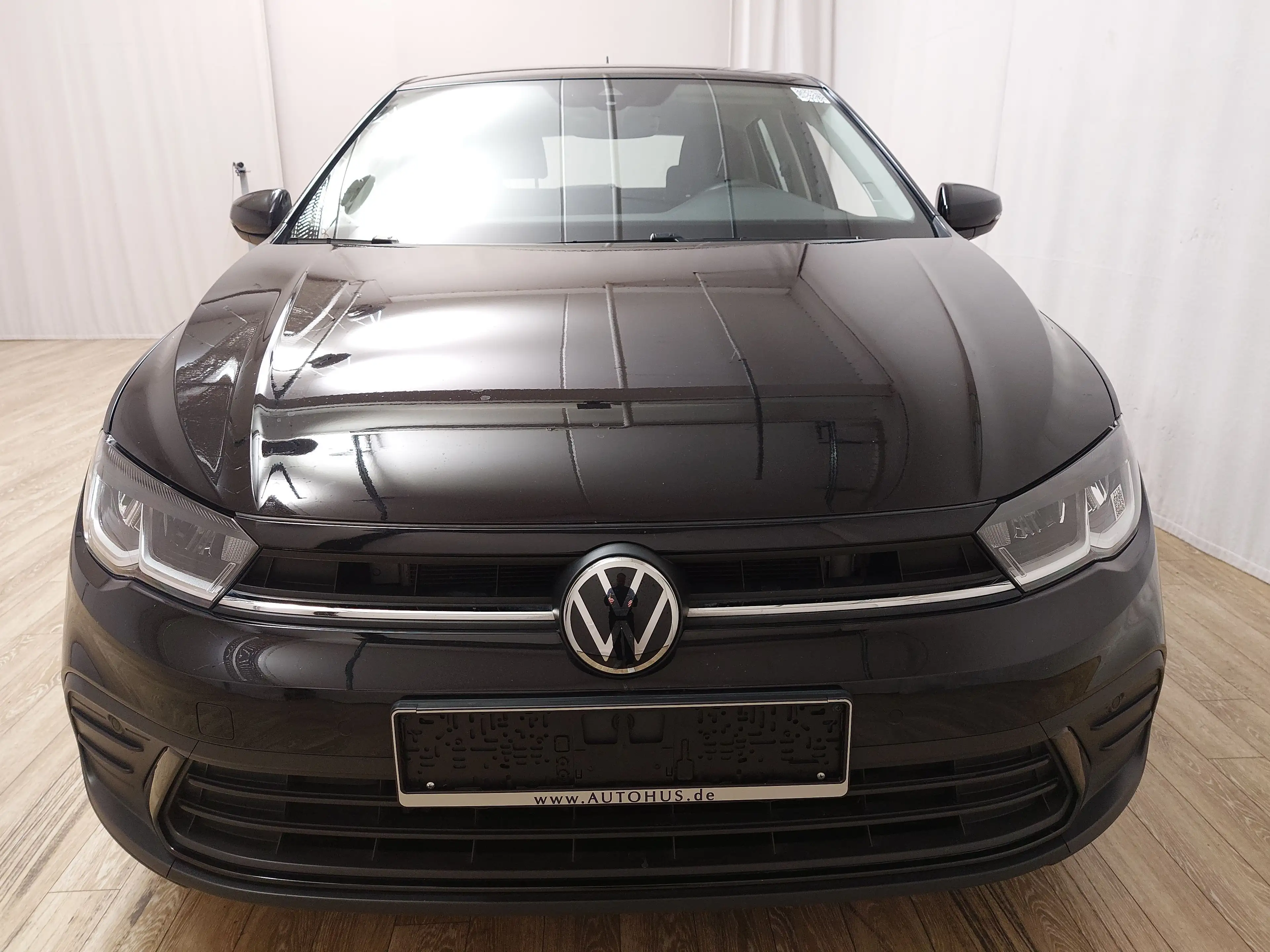 Volkswagen Polo 1.0 TSI Life Navi LED DC AHK PDC SHZ — photo 9
