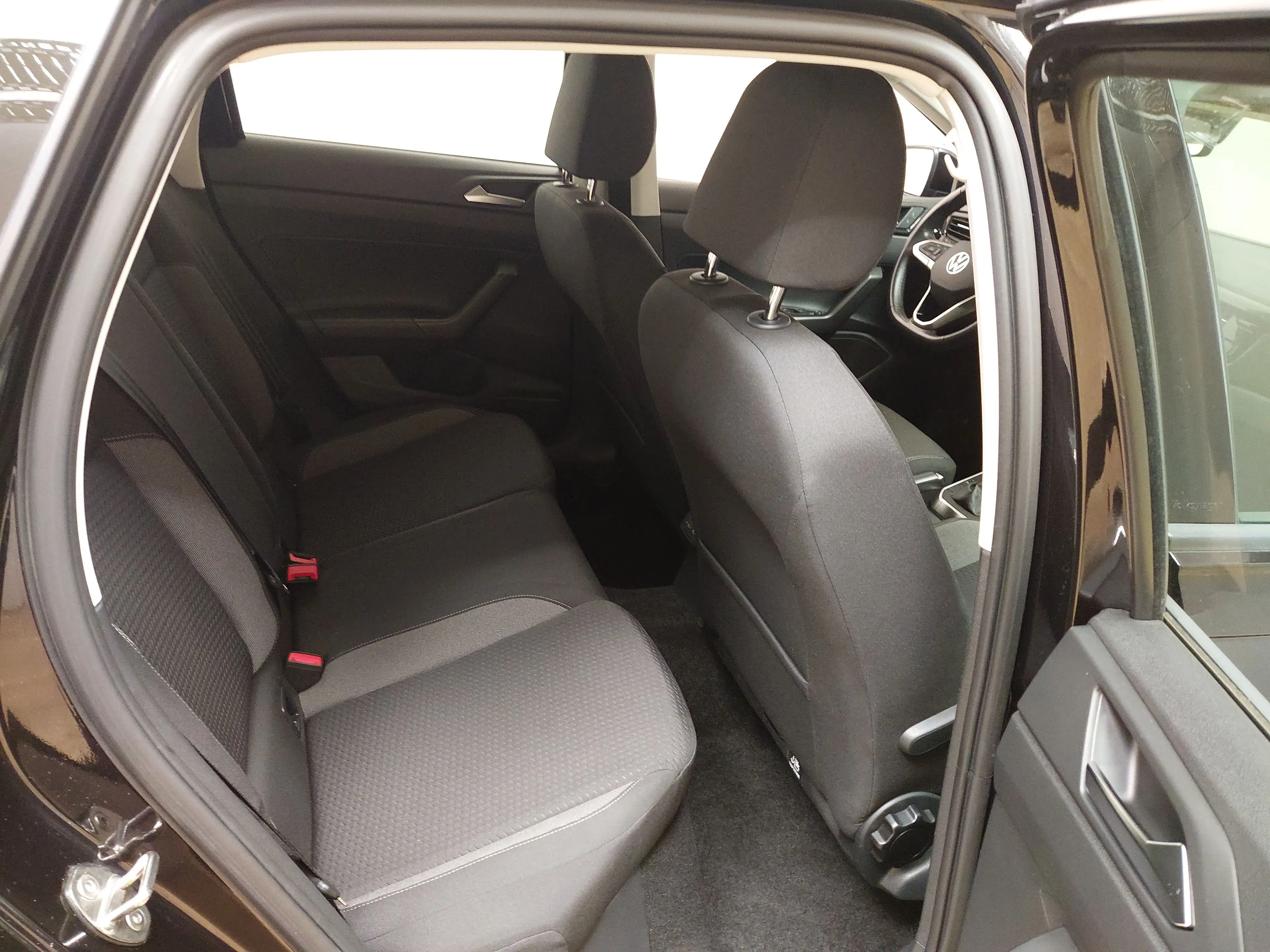 Volkswagen Polo 1.0 TSI Life Navi LED DC AHK PDC SHZ — photo 12