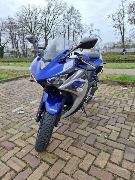 Yamaha YZF-R3 - foto 2