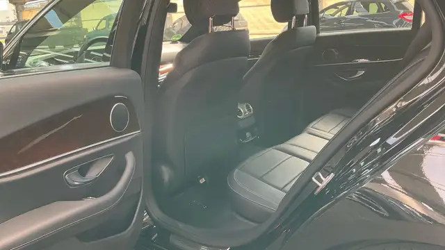 Mercedes-Benz E-Class view 14