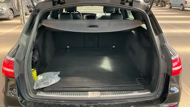 Mercedes-Benz E-Class view 16