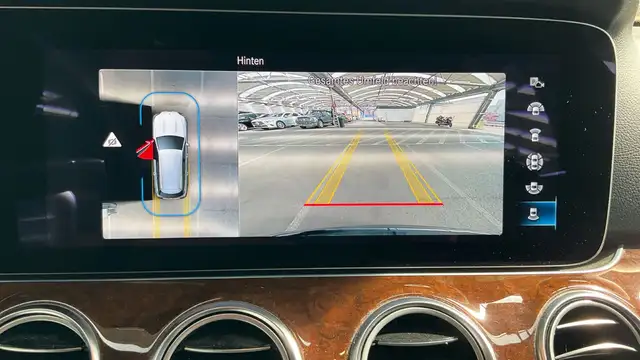 Mercedes-Benz E-Class view 13
