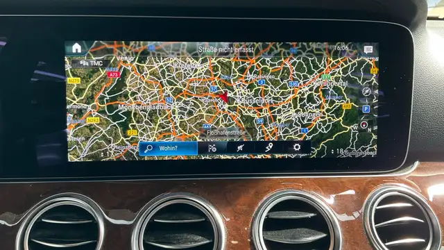Mercedes-Benz E-Class view 12