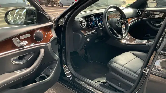 Mercedes-Benz E-Class view 6