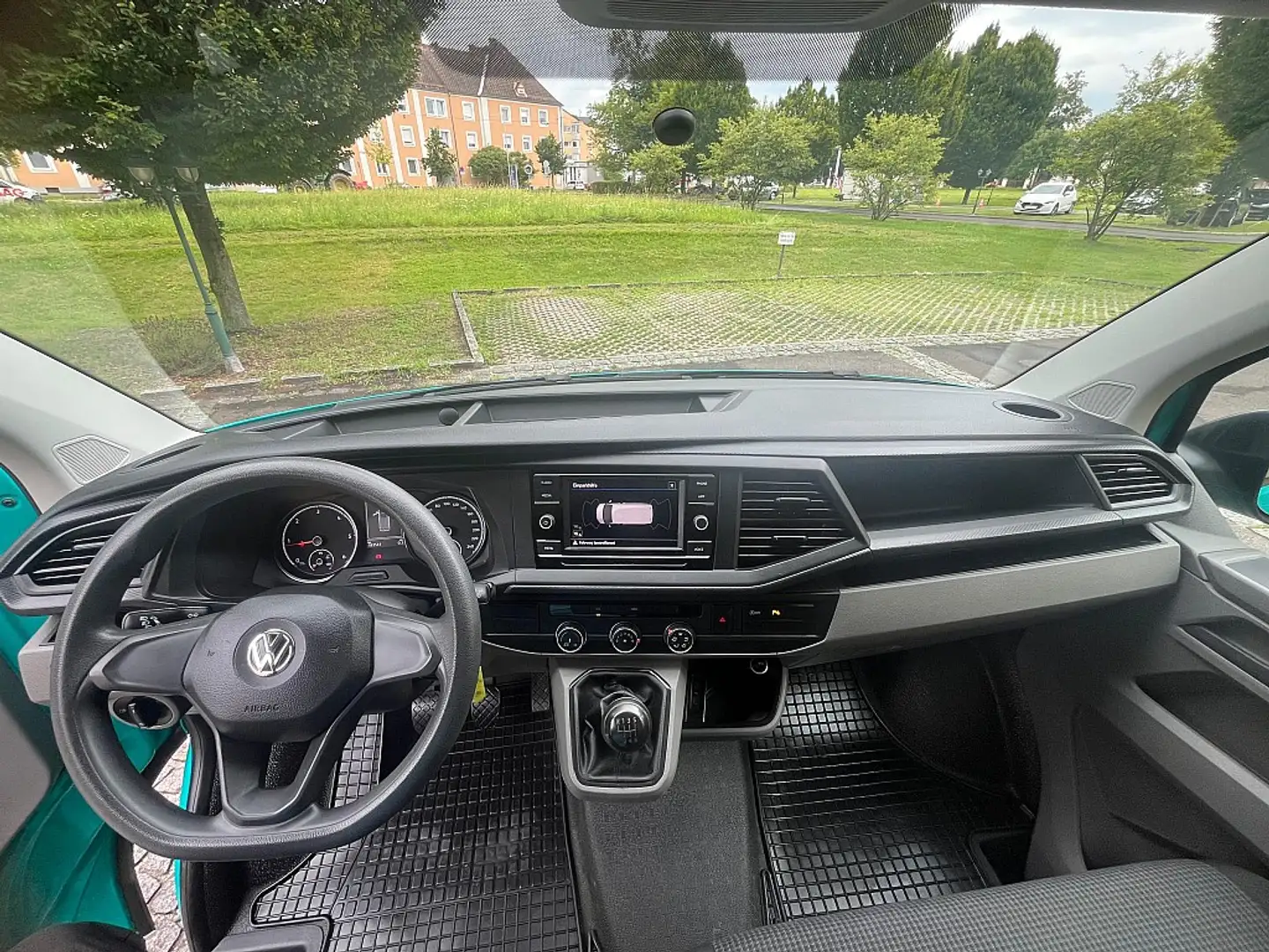 Volkswagen T6.1 Transporter KR 2,0 TDI 4Motion 1.Besitz, LED Schweinwerfer ... Grün - 2