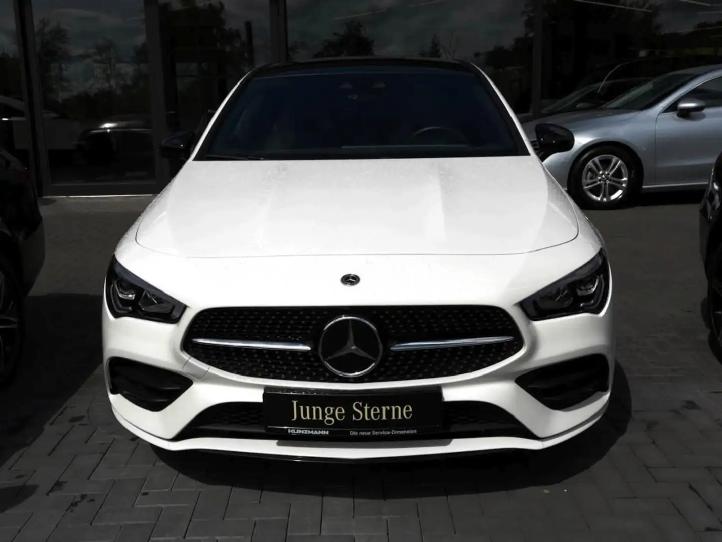 Mercedes-Benz CLA 250 e SB AMG Night Distronic Panorama Kamera Weiß - 2