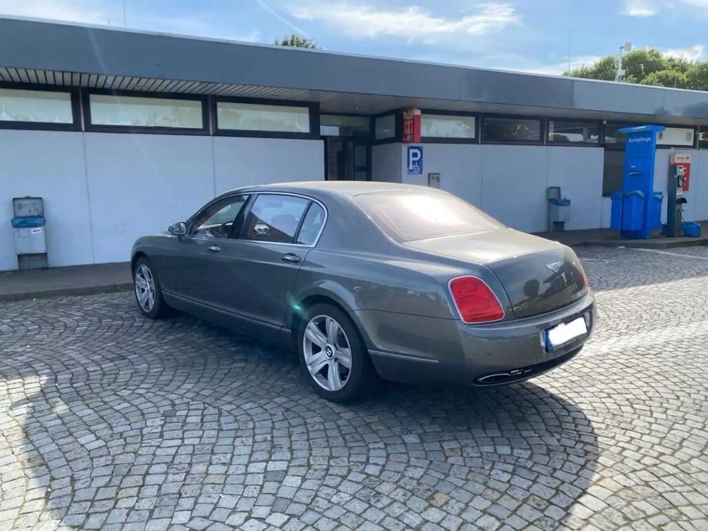 Bentley Flying Spur Continental - 1