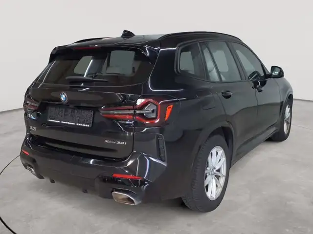 BMW X3 view 4