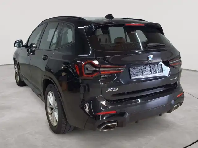 BMW X3 view 5