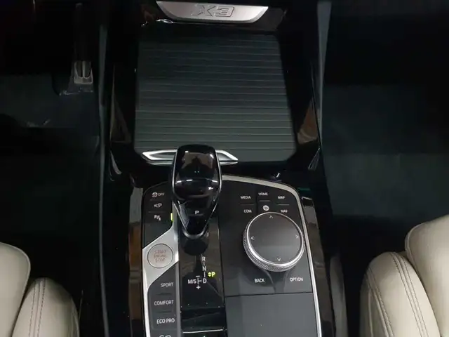 BMW X3 view 10