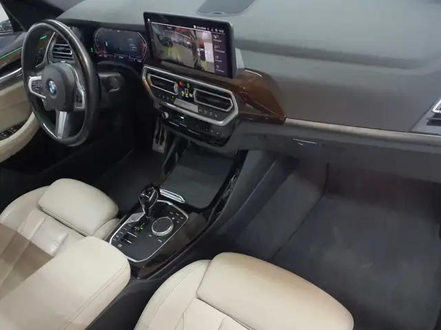 BMW X3 view 9