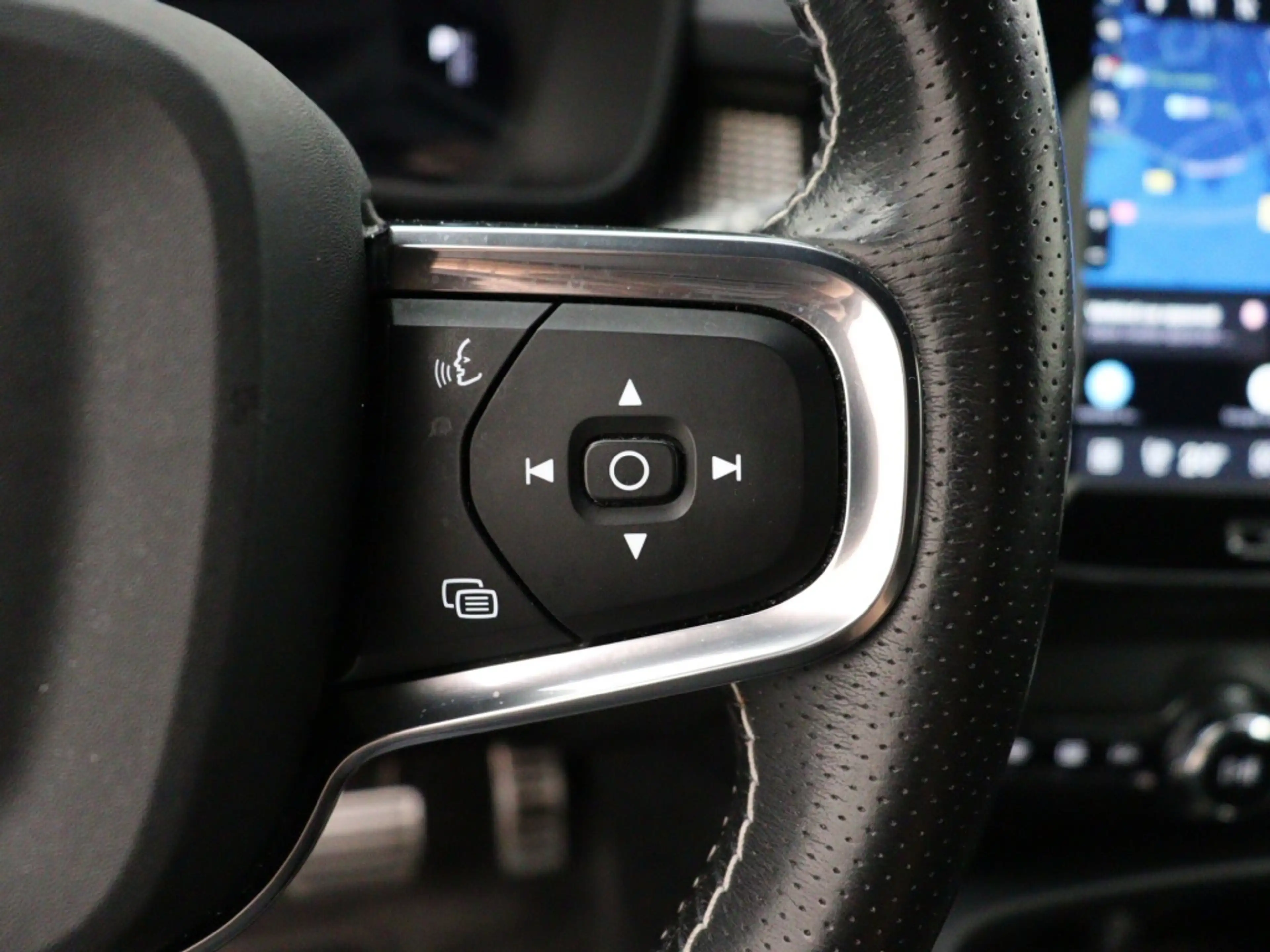 Volvo XC40 RECHARGE PURE ELECTRIC SCHUIFDAK HARMAN KARDON 20I — photo 13