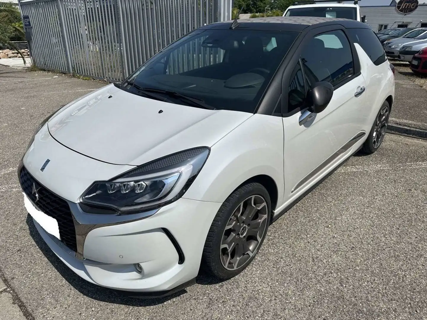 DS Automobiles DS 3 Cabrio 1.2 boîte auto GIVENCHY Wit - 2