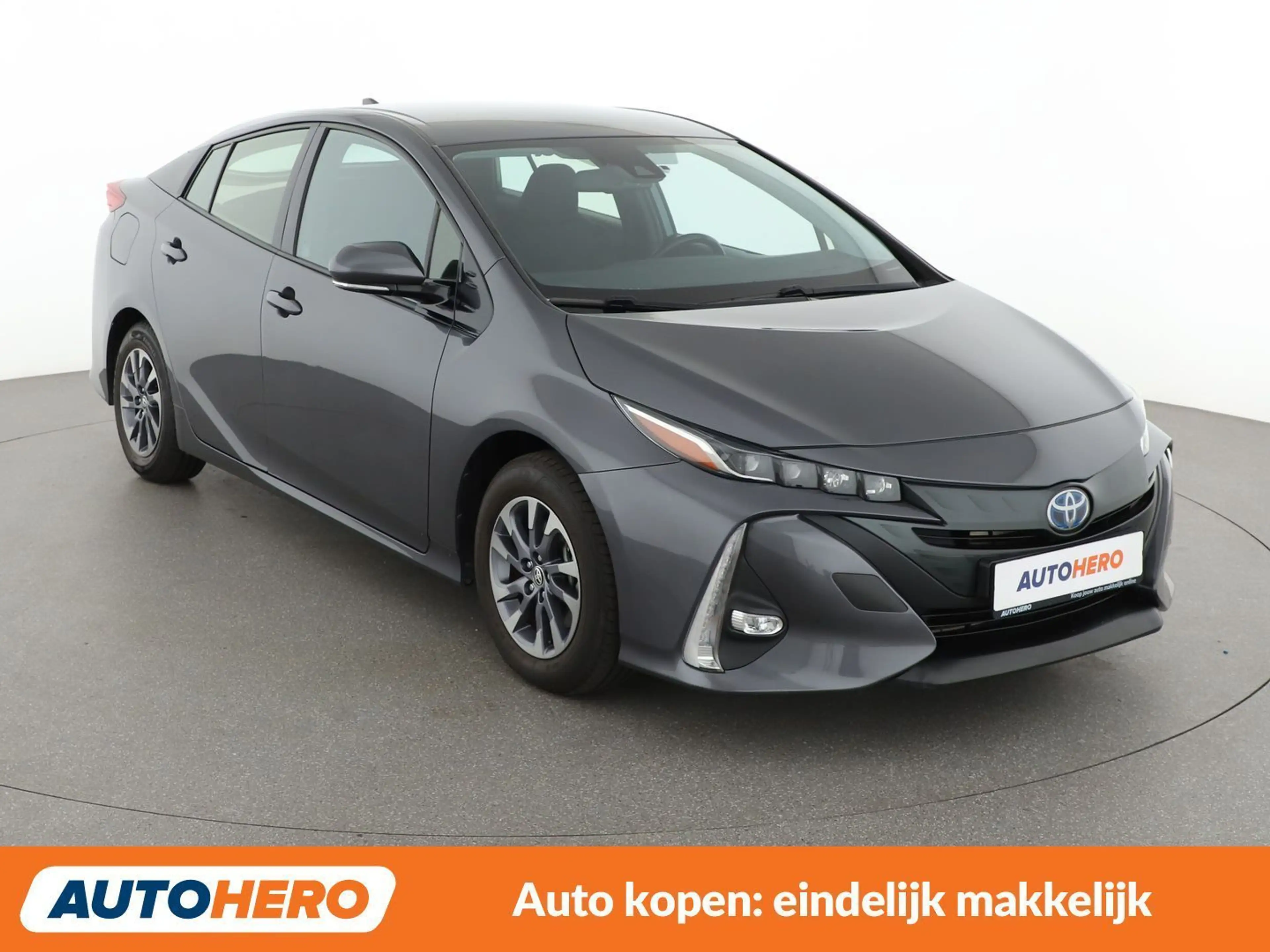 Toyota Prius 1.8 Plug-in Hybrid Dynamic Pack Premium — photo 8