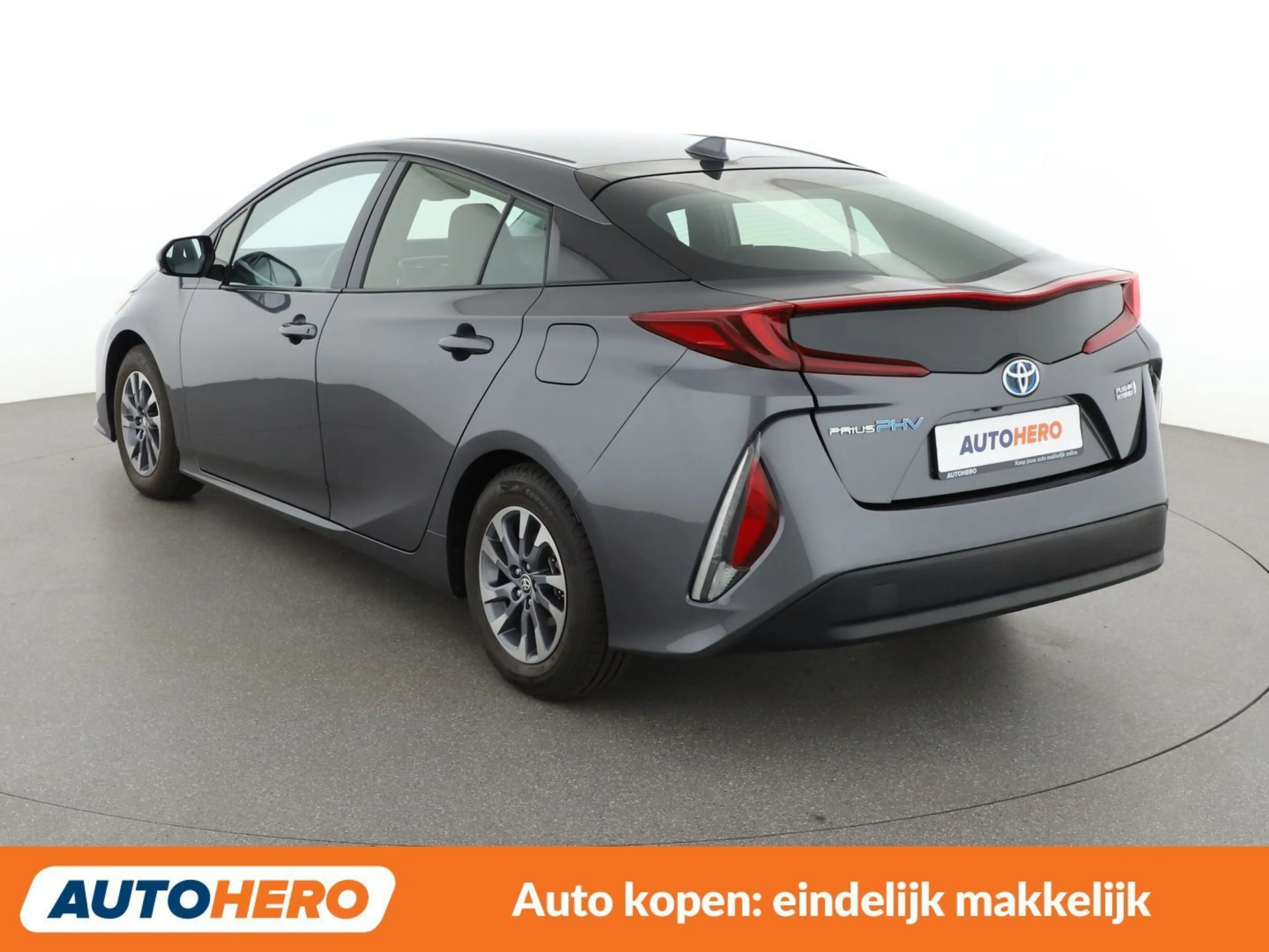 Toyota Prius 1.8 Plug-in Hybrid Dynamic Pack Premium — photo 4