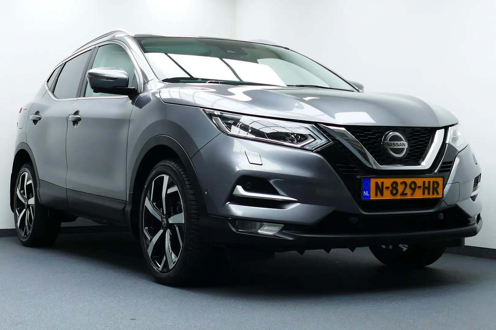 Nissan Qashqai 1.3 160pk DIG-T Tekna. Adaptief Cruise, Panodak, 3 Szary - 2