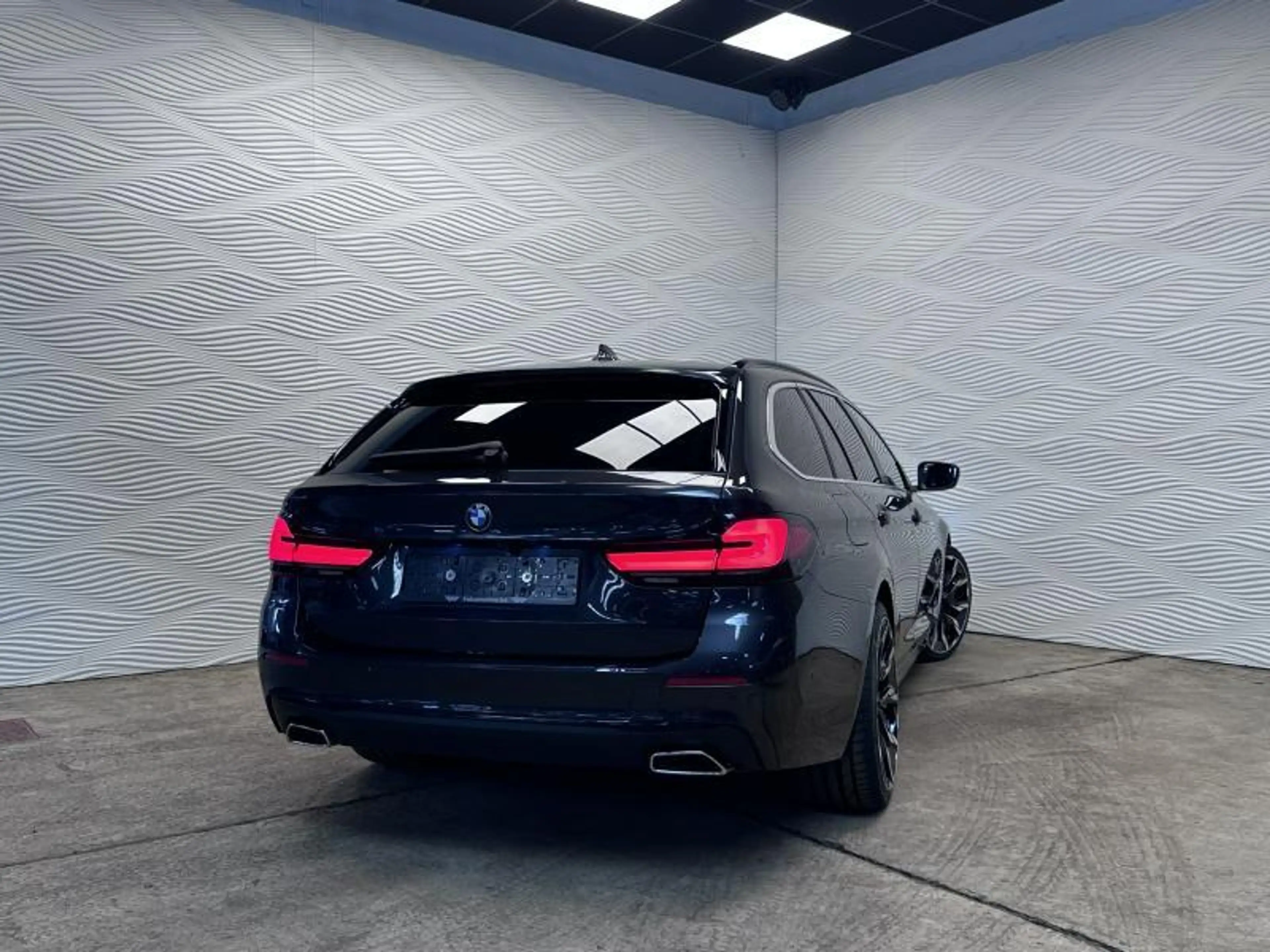 BMW 518 d*AUT*CARPLAY*ZTLVERW.*TOURING* — photo 11