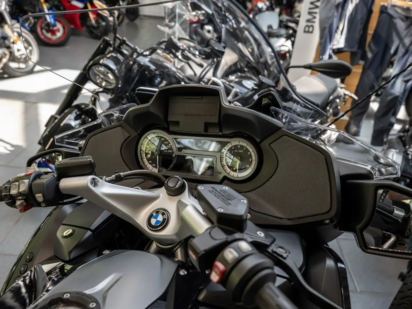 BMW R 1250 RT KOMFORT-P. TOUREN-P. DYNAMIC-P. SHZ Noir - 2