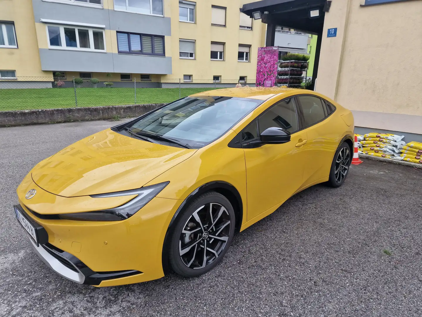 Toyota Prius Prius 2.0 VVT-i Plug-in Hybrid PHEV 13,6kWh Advanced Aut. Advanced Gelb - 2