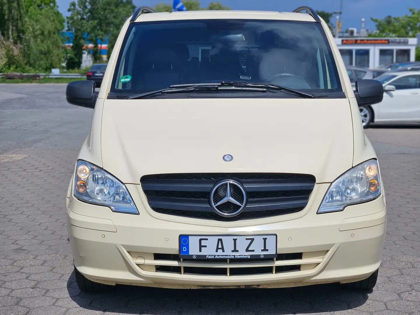 Mercedes-Benz Vito 116 CDI extralang Navi 9 Sitzer Motor NEU Beige - 2