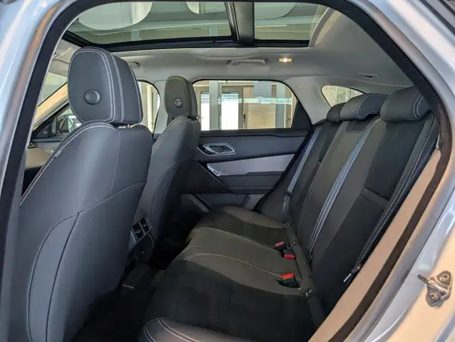 Land Rover Range Rover Velar view 8
