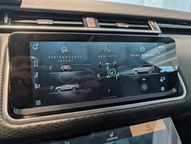 Land Rover Range Rover Velar view 15