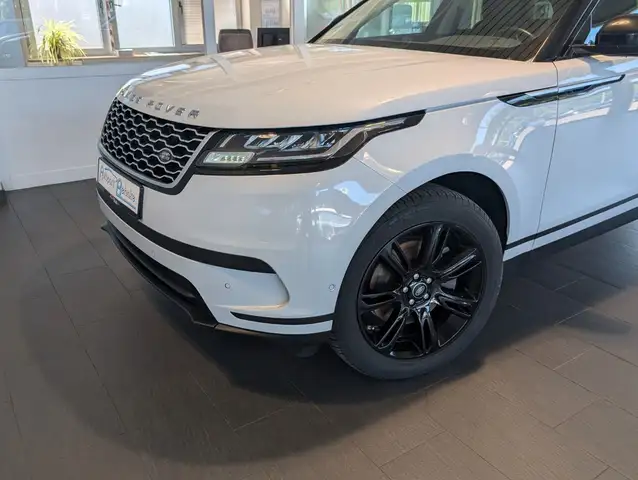 Land Rover Range Rover Velar view 4