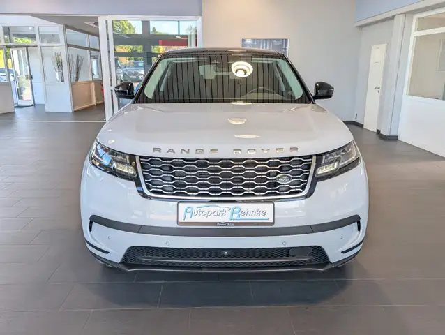 Land Rover Range Rover Velar view 3