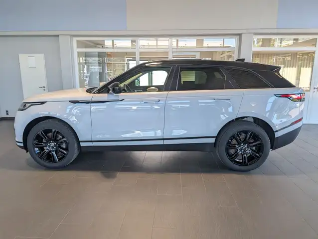 Land Rover Range Rover Velar view 5