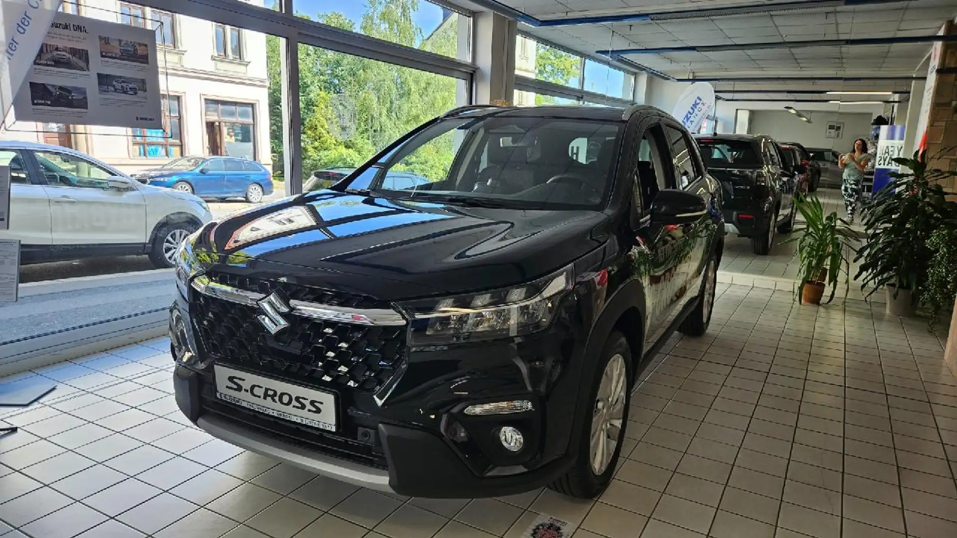 Suzuki S-Cross Comfort 1.4 Boosterjet Hybrid Schwarz - 2