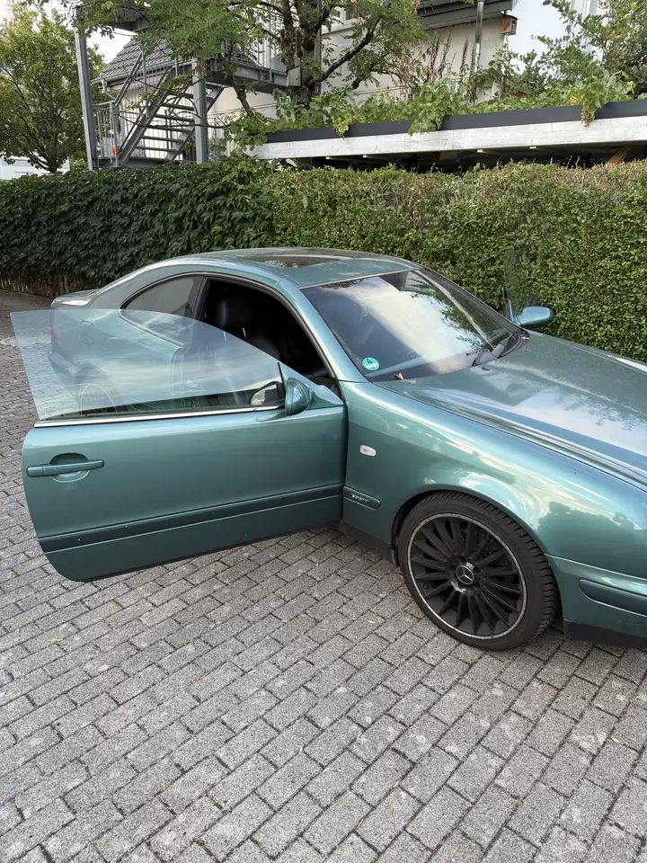 Mercedes-Benz CLK 230 Coupe Kompressor Elegance, foto 2