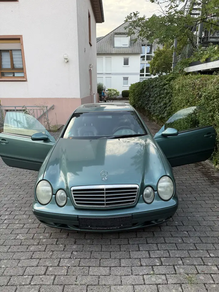 Mercedes-Benz CLK 230 Coupe Kompressor Elegance, foto 1