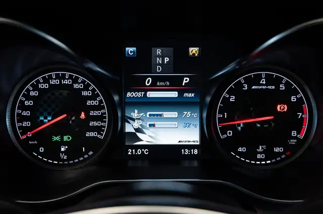 Mercedes-Benz C-Class view 30
