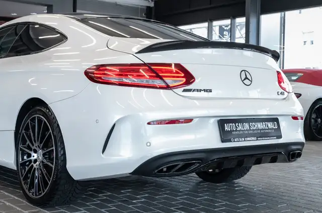 Mercedes-Benz C-Class view 11