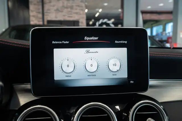 Mercedes-Benz C-Class view 26
